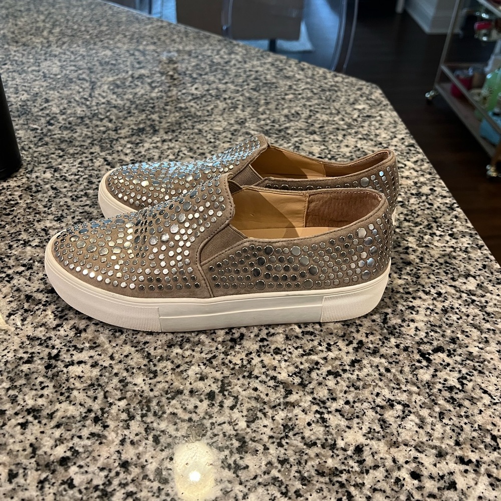 Vince Camuto Slides
